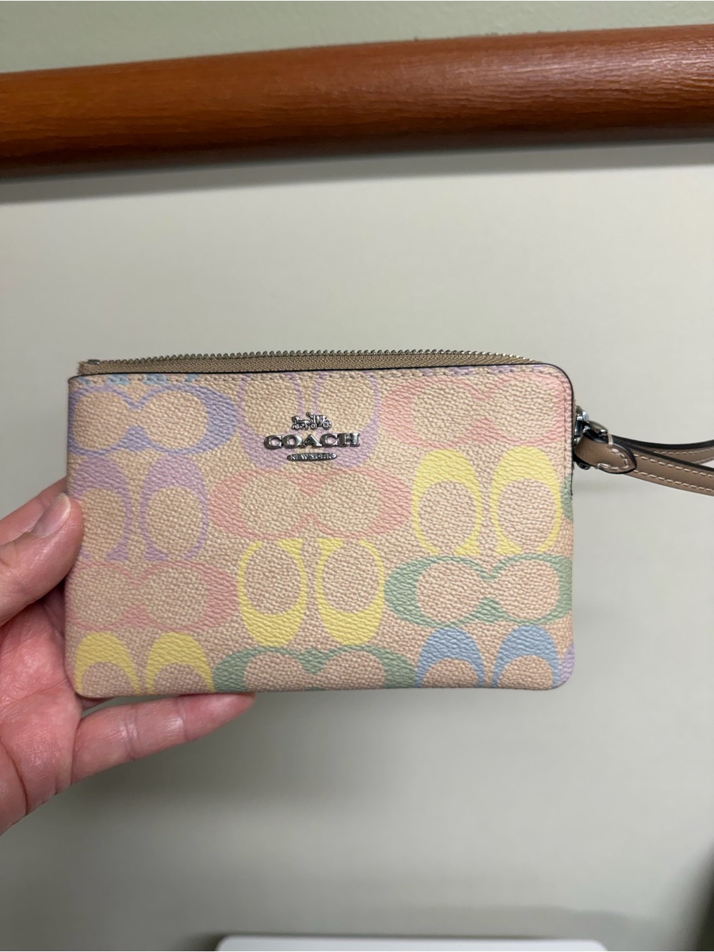 Coach Pastel Signature Wristlet - Multicolor